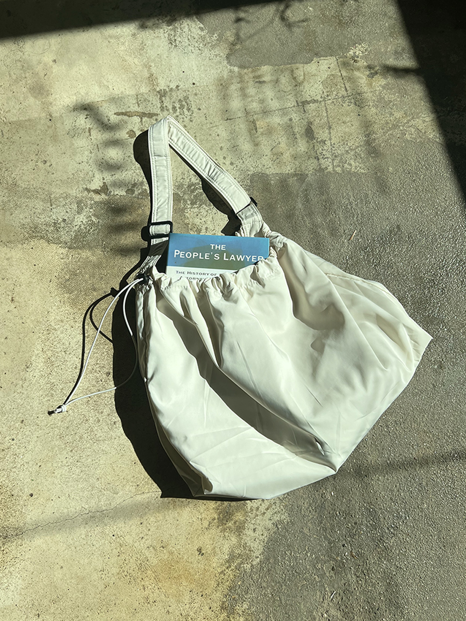 L Nylon Shirring String Big Shoulder Bag