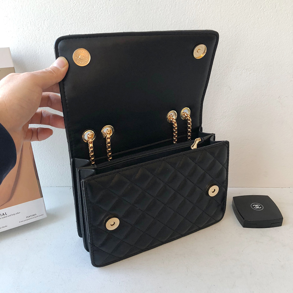 Quilted Square Chain Bag
