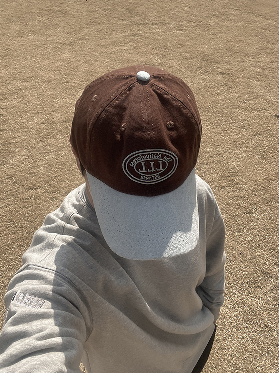 Two-tone vintage stitch cap