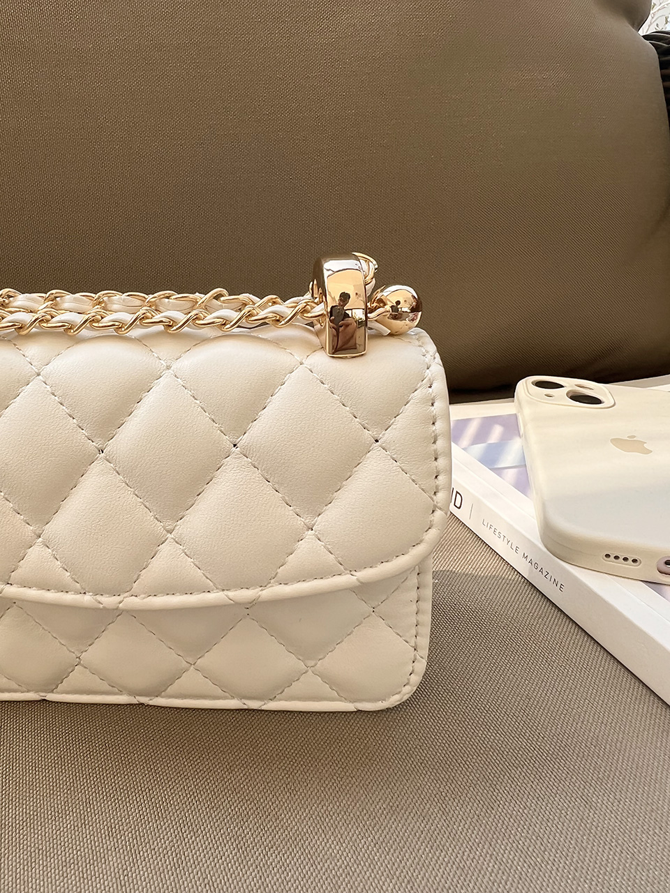 Quilted mini chain shoulder bag