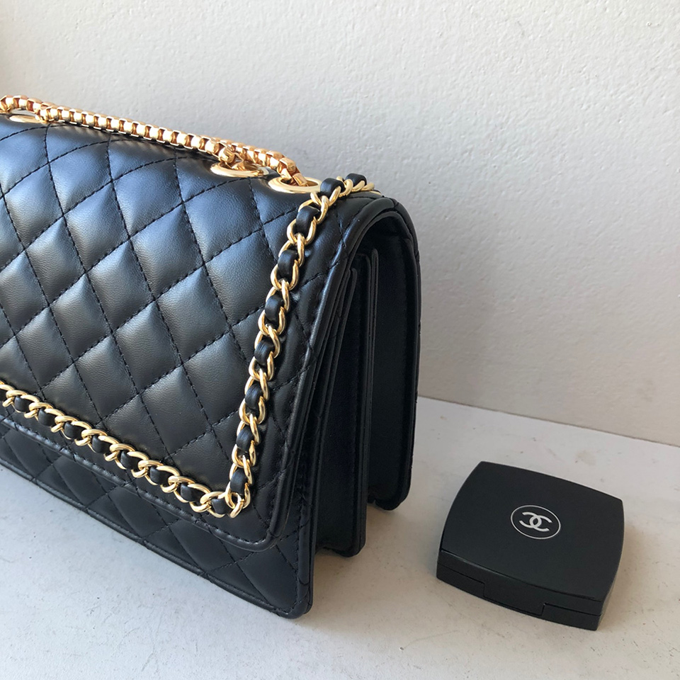 Quilted Square Chain Bag