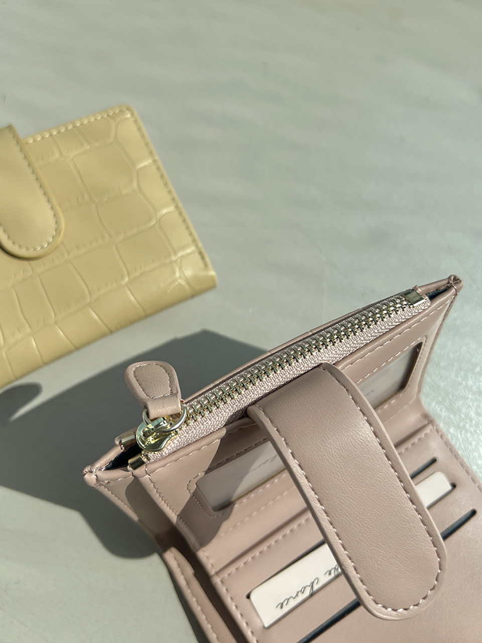 Garnet Pastel Crocodile Pattern Leather Mini Card Case