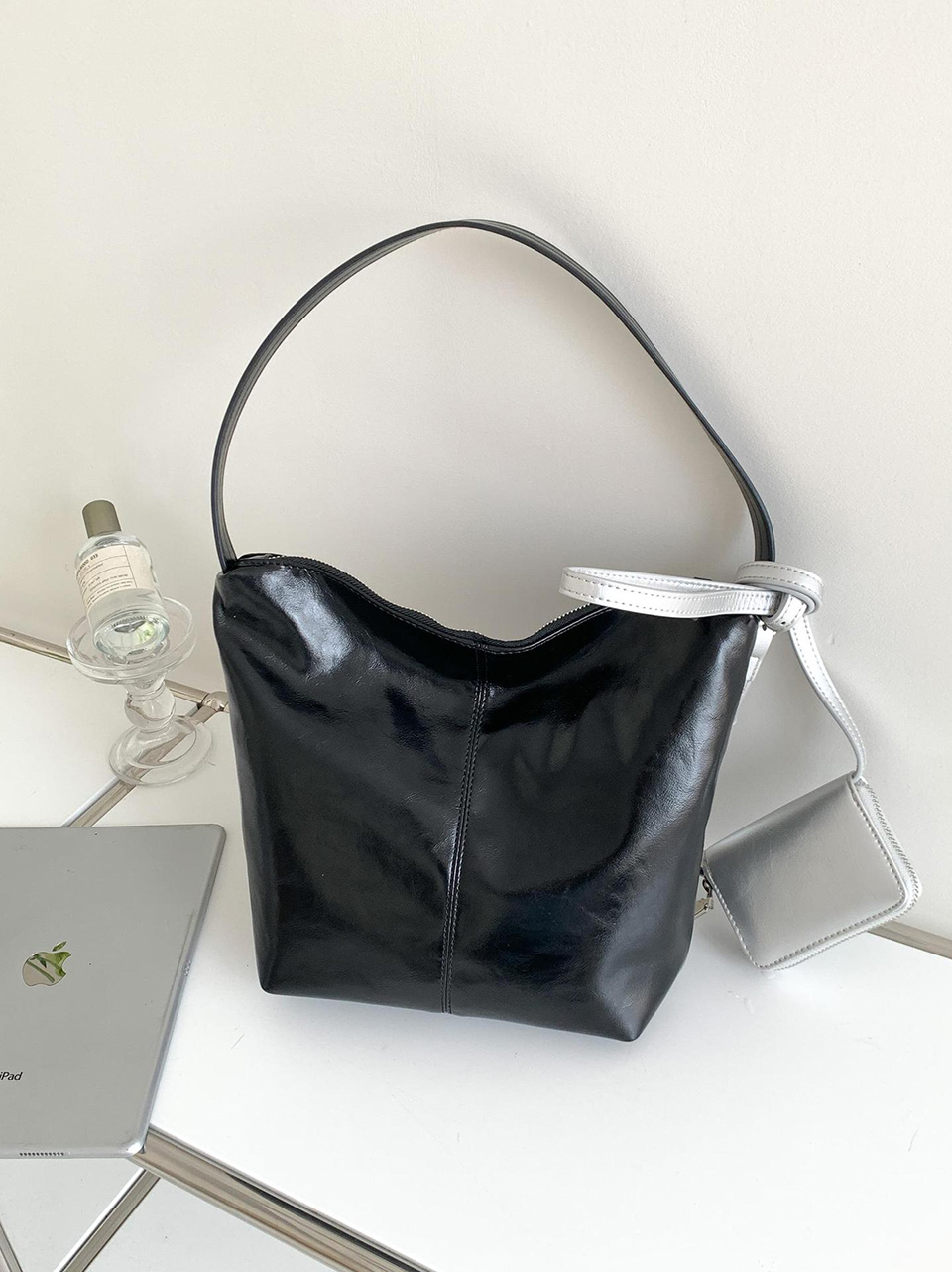 Glossy wrinkle leather shoulder bag (4 colors)