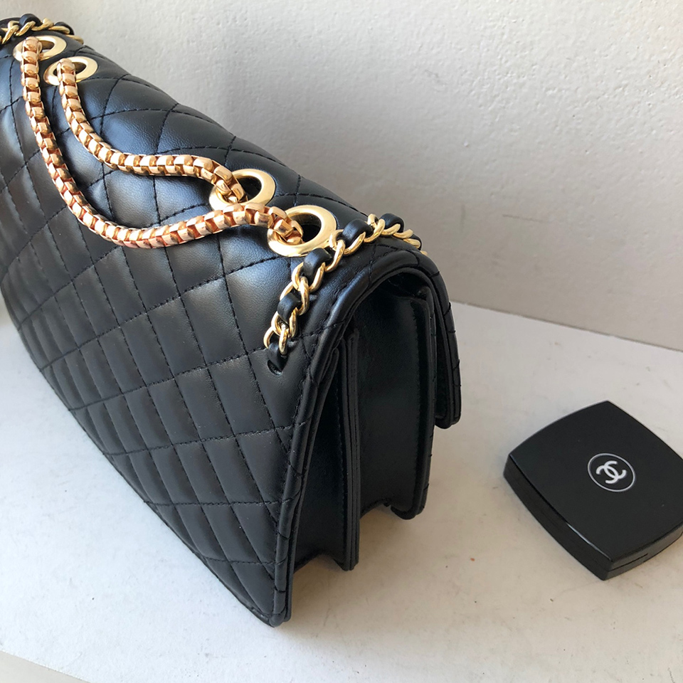 Quilted Square Chain Bag
