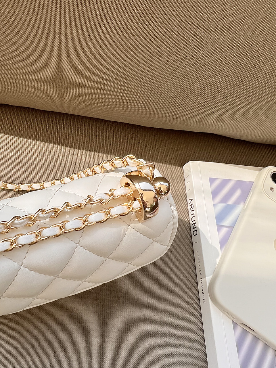 Quilted mini chain shoulder bag