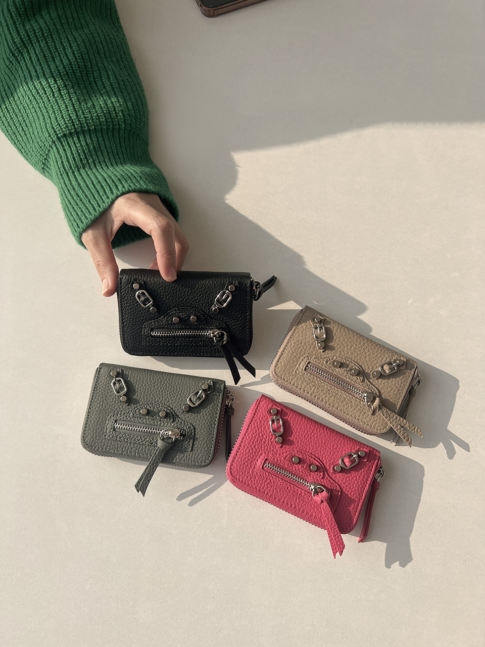 Zip-up coin case wallet