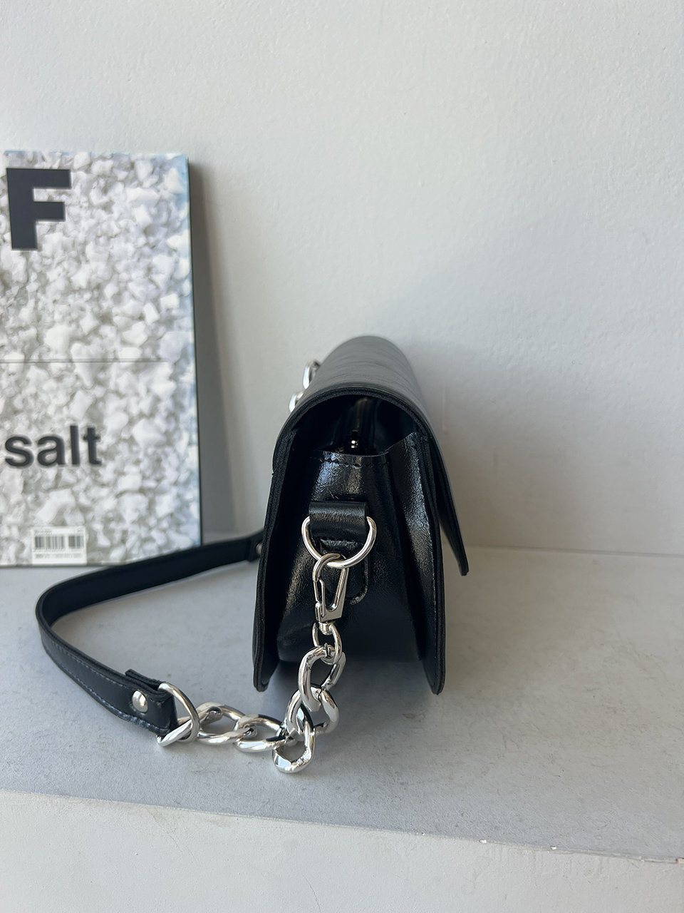 Cracked Leather Chain Mini Shoulder Bag