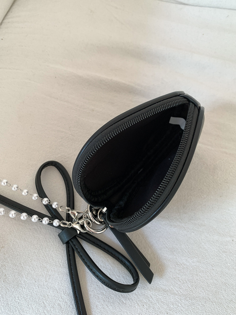 Ribbon ball pearl chain mini cross bag