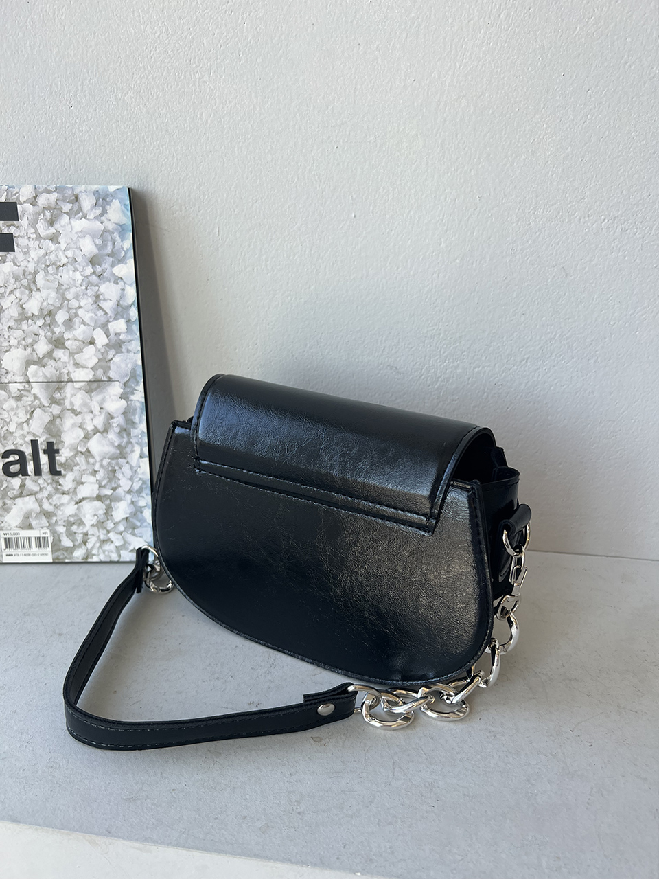 Cracked Leather Chain Mini Shoulder Bag