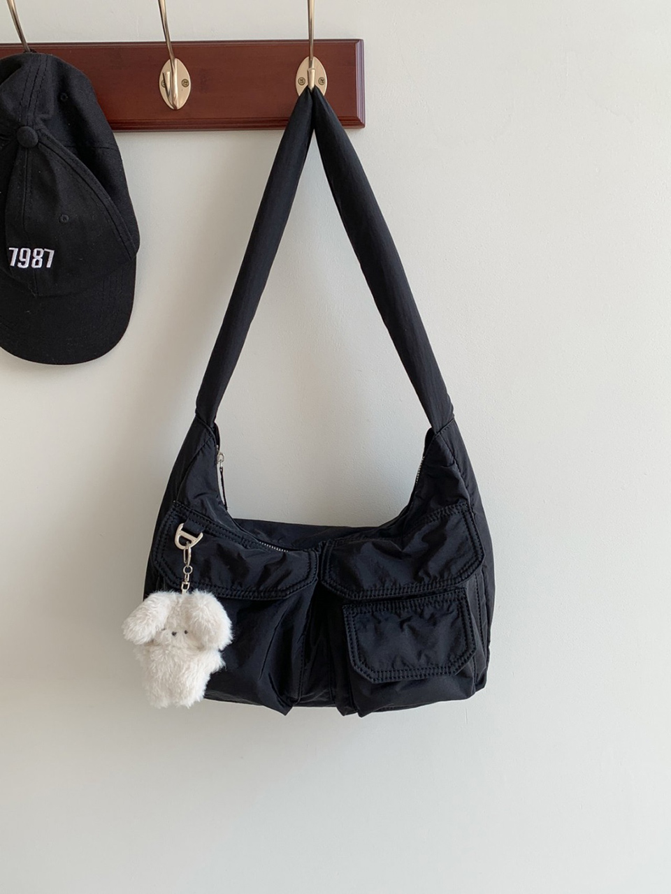 Nylon pocket zip-up shoulder bag (4 colors)