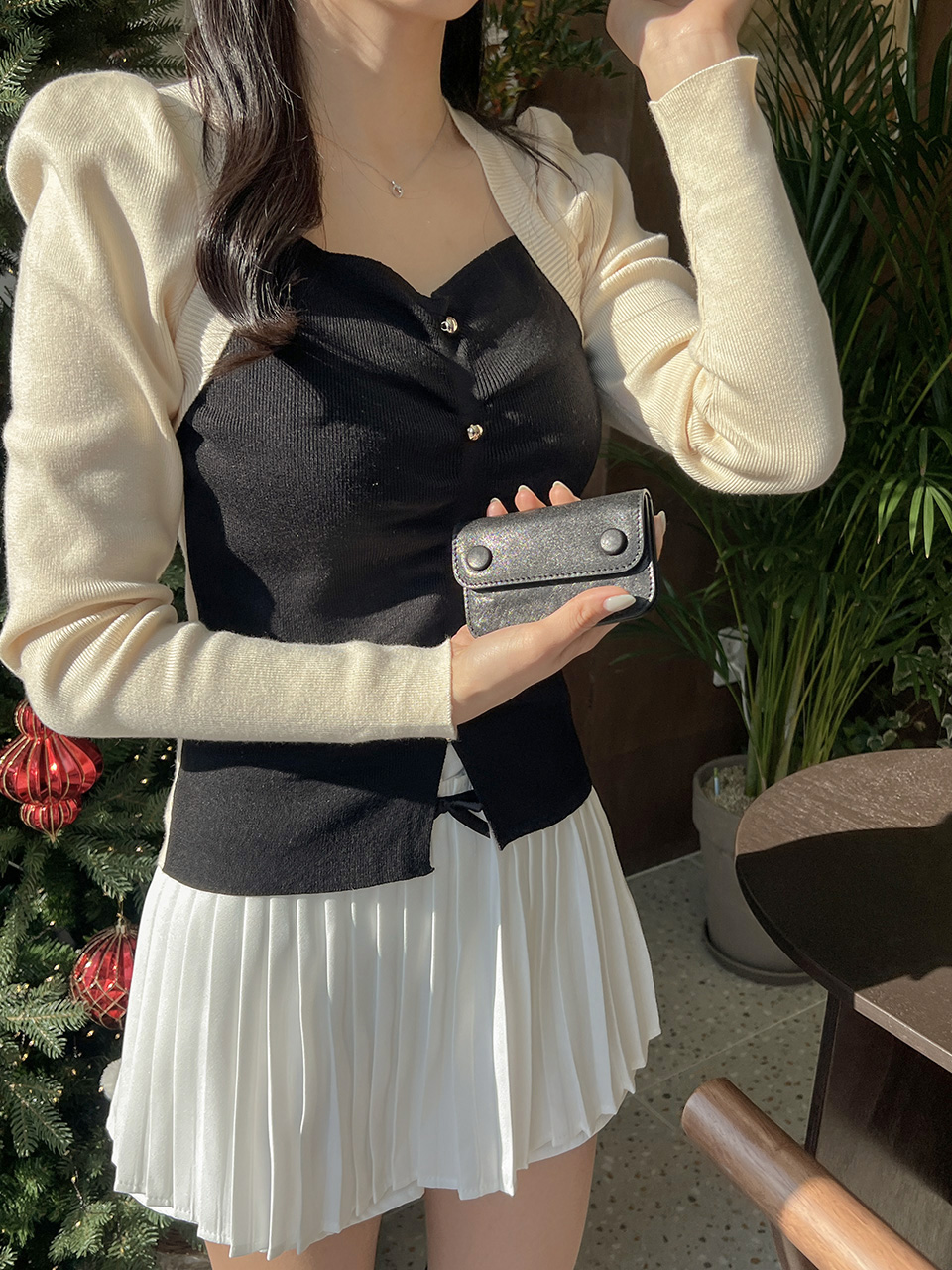 Two-button wallet