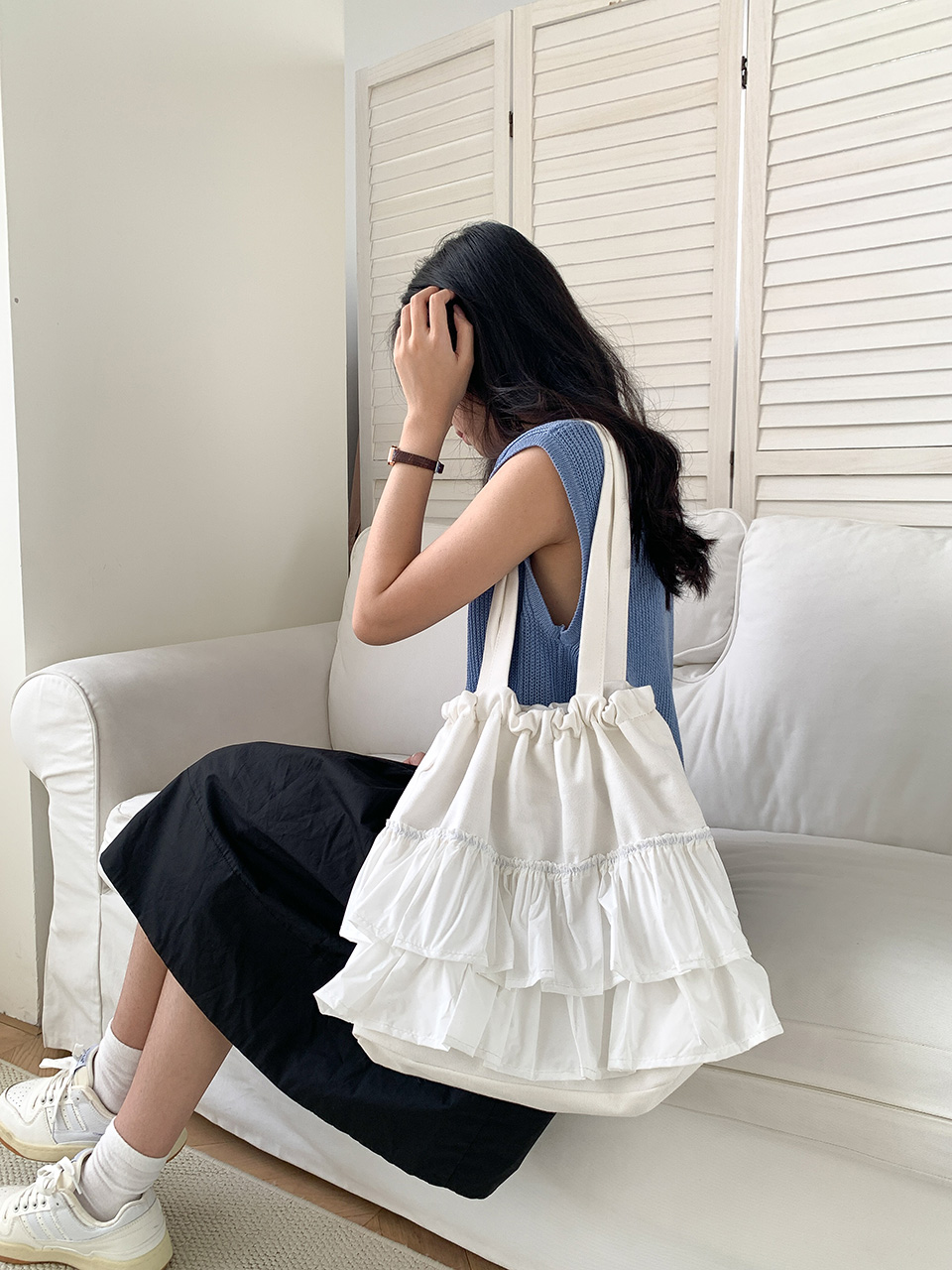 Tiered ruffle shoulder bag