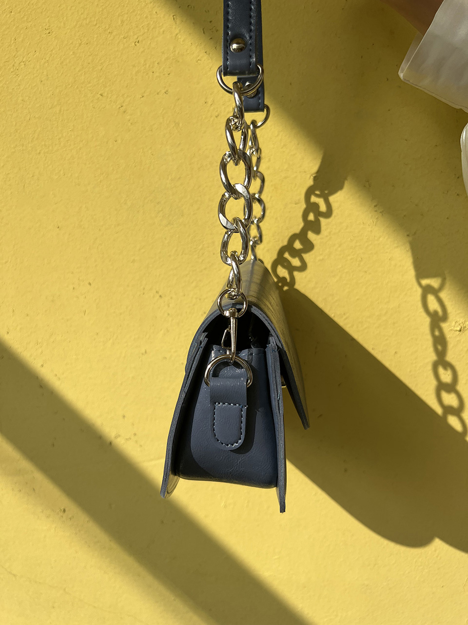Cracked Leather Chain Mini Shoulder Bag