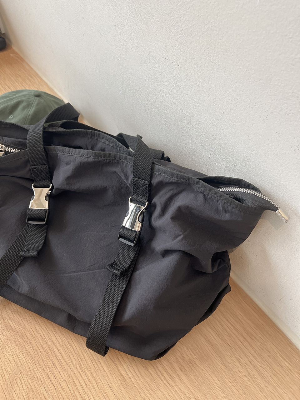Buckle nylon shoulder bag