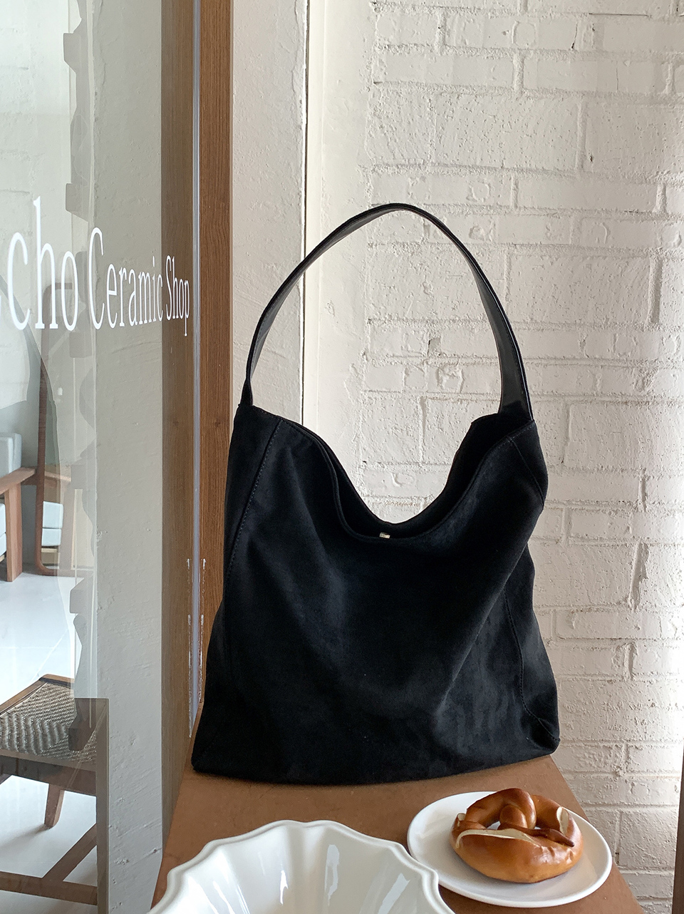 [A must-have for those who carry a lot of belongings] Suede Big Tote Bag/Shoulder Bag