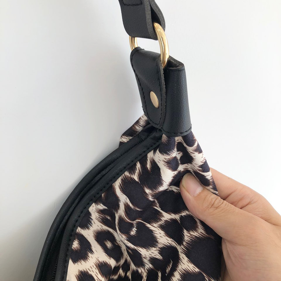 Leopard print zippered big shoulder bag