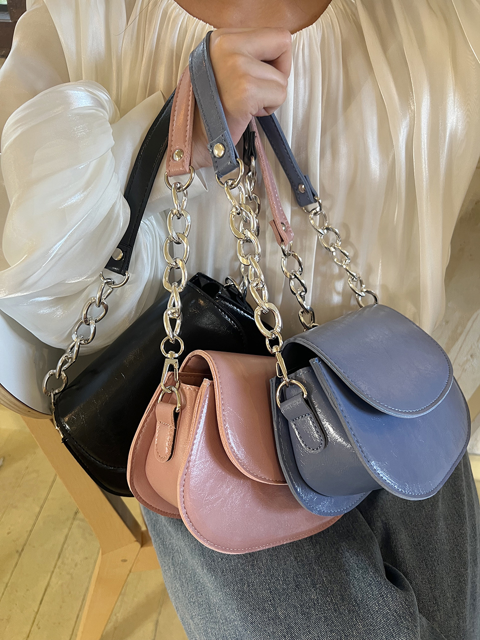 Cracked Leather Chain Mini Shoulder Bag