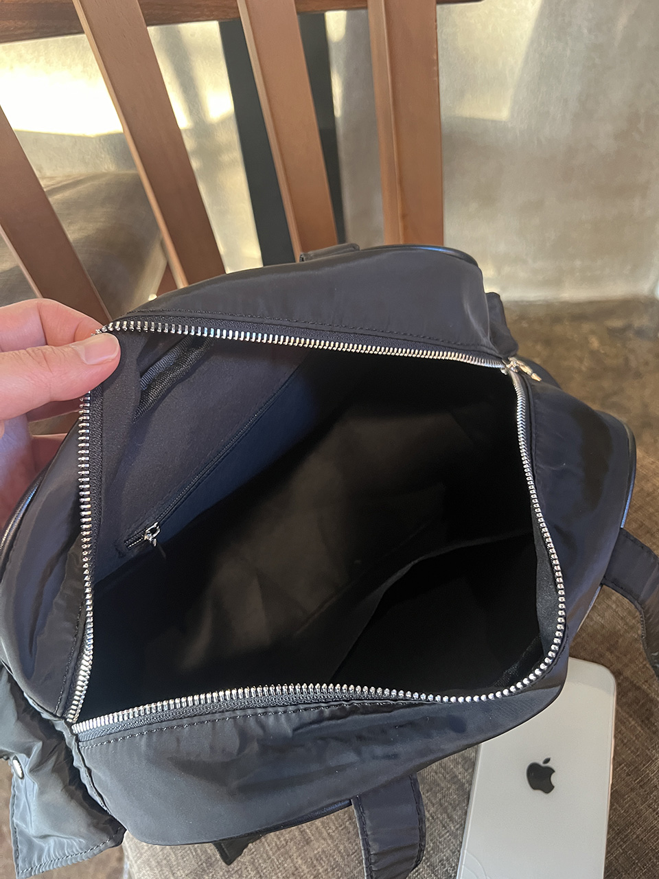 4-Pocket Nylon Shoulder Bag (4 colors)