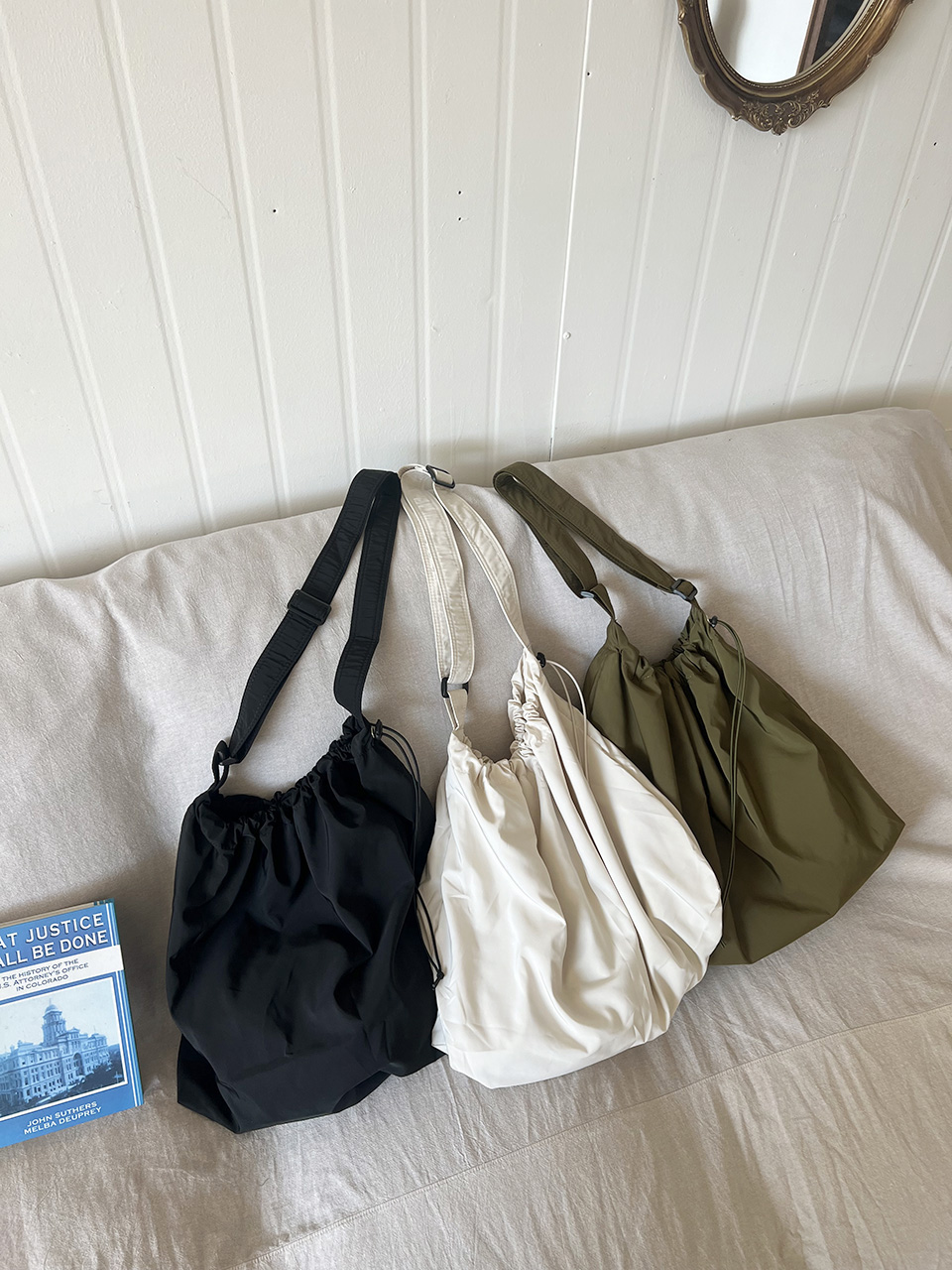 L Nylon Shirring String Big Shoulder Bag