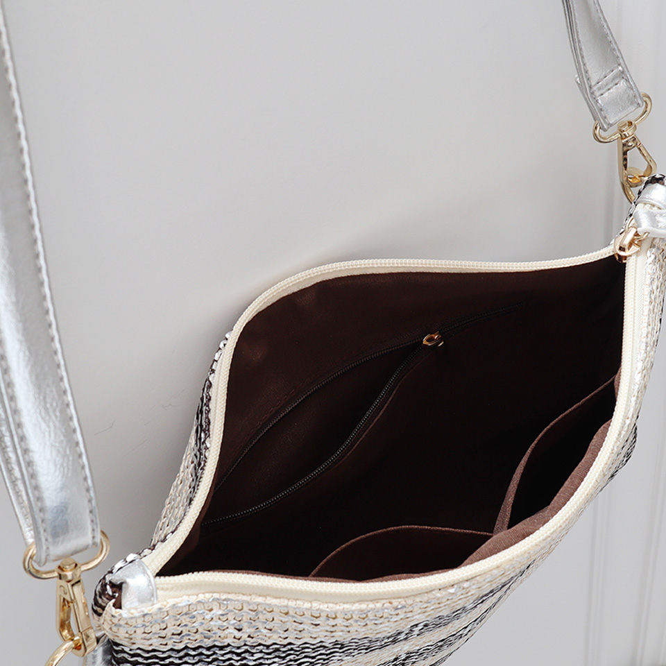 Silver striped rattan zipper cross clutch bag