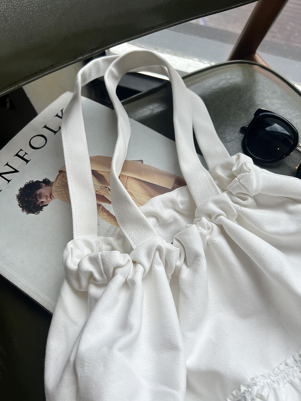 Tiered ruffle shoulder bag