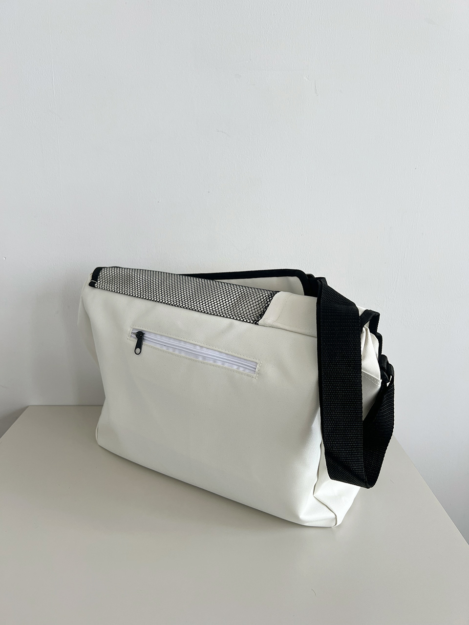 Standard Mash Zipper Cross Shoulder Bag