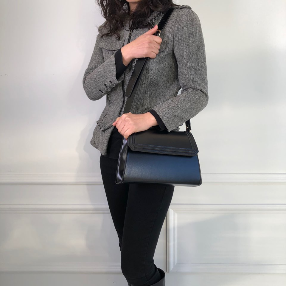 Classic trapezoid stitch cross bag (4 colors)