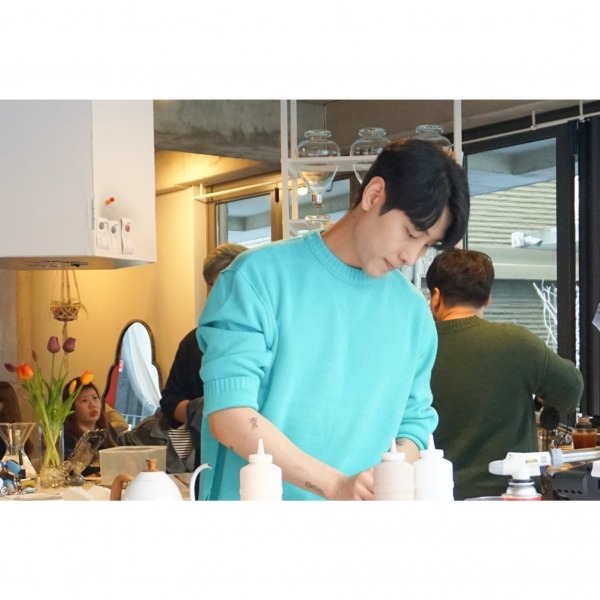 크리마트를 완성하는 이강빈바리스타