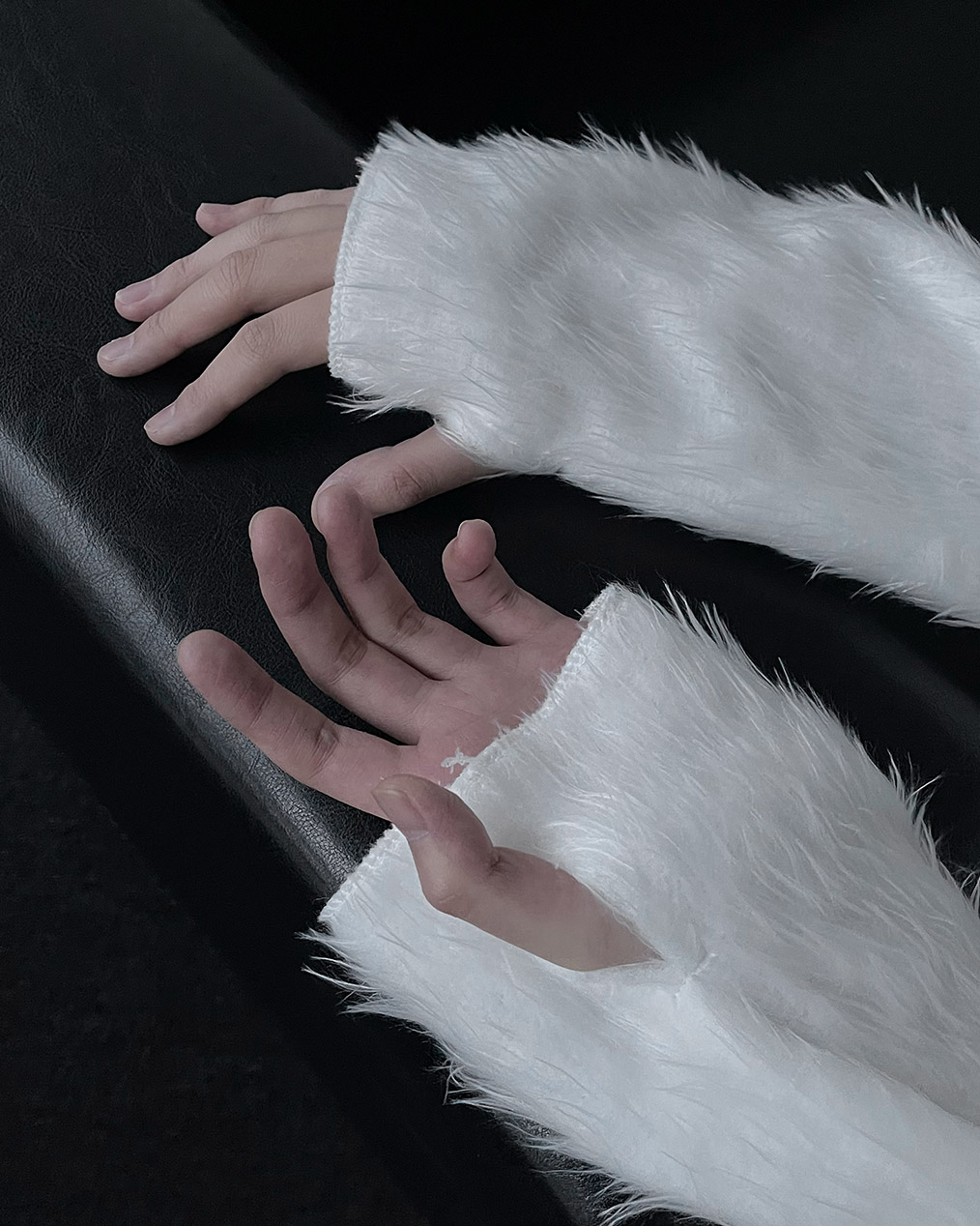 남자 보트넥 어깨 체인 니트