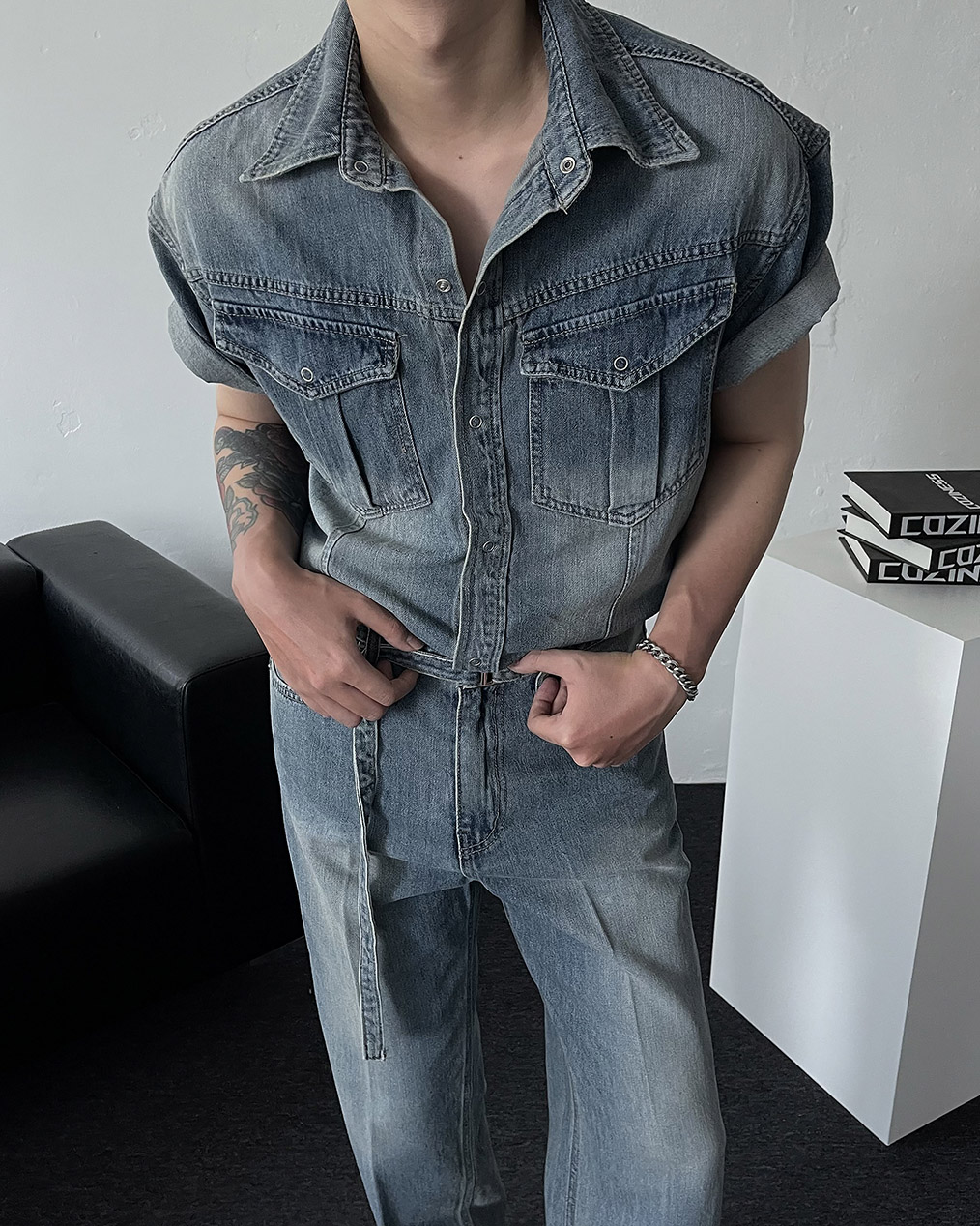 남자 머슬핏 데님 반팔 셔츠