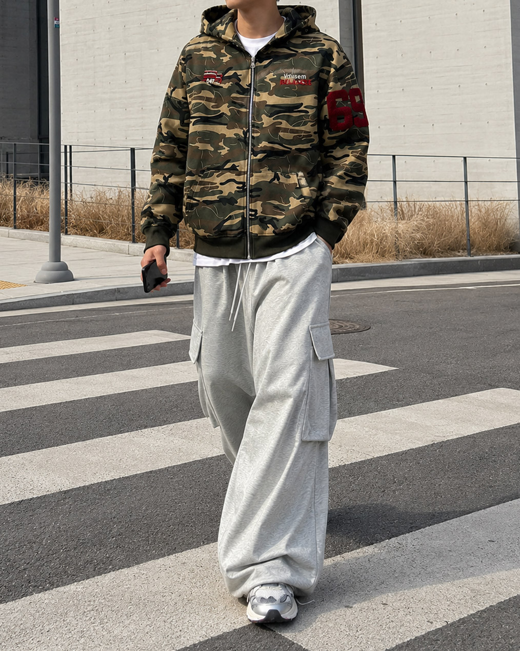 [Unisex] no.69 오버핏 카모 후드 집업