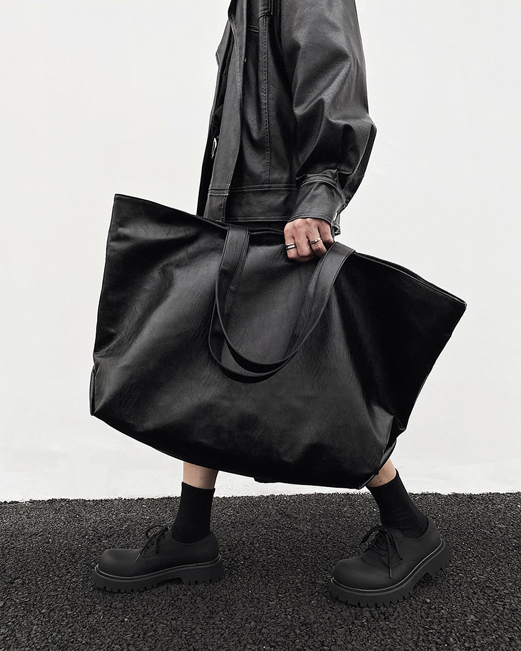 남자트래블레더라인숄더백