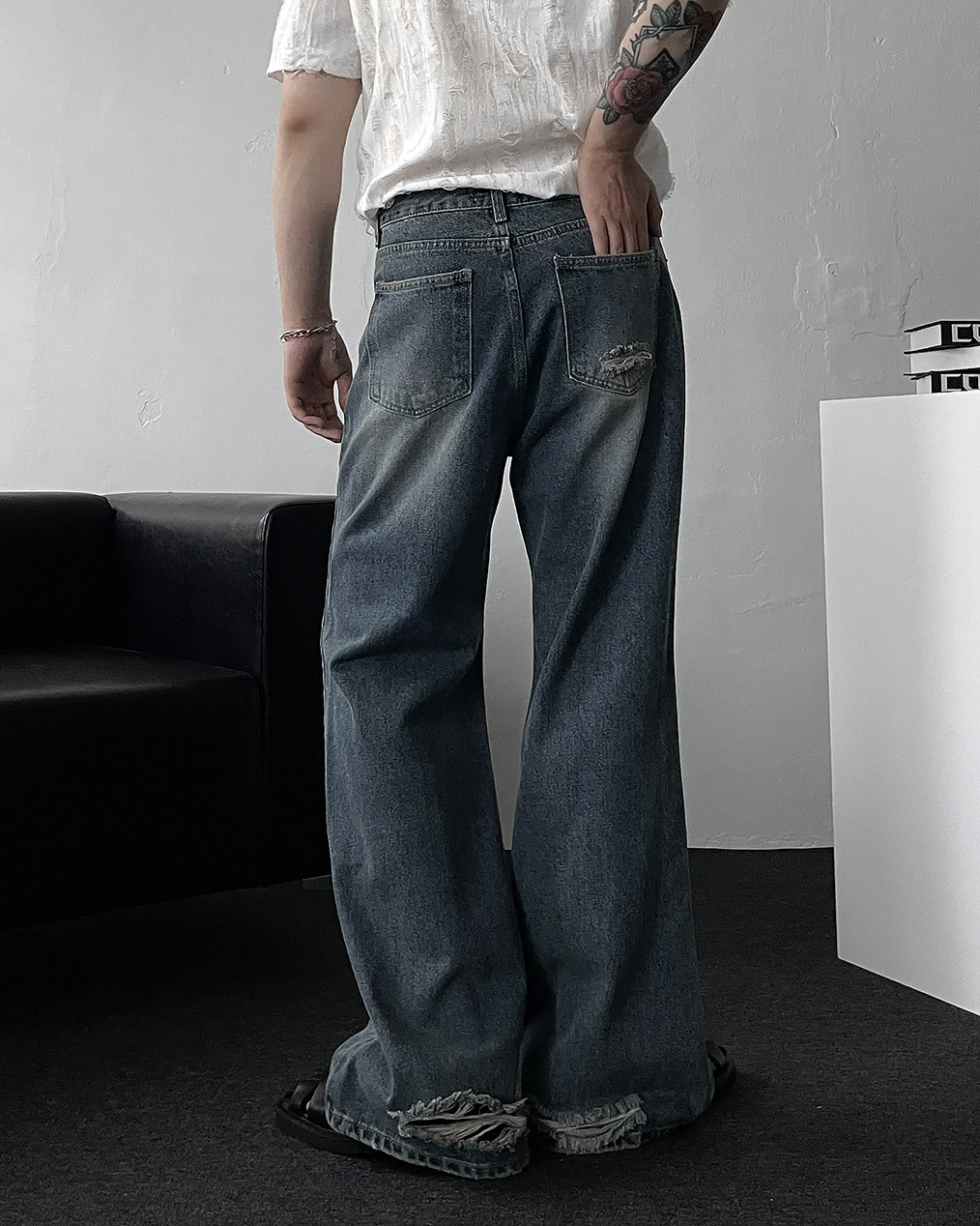 남자 세미 부츠컷 찢청바지