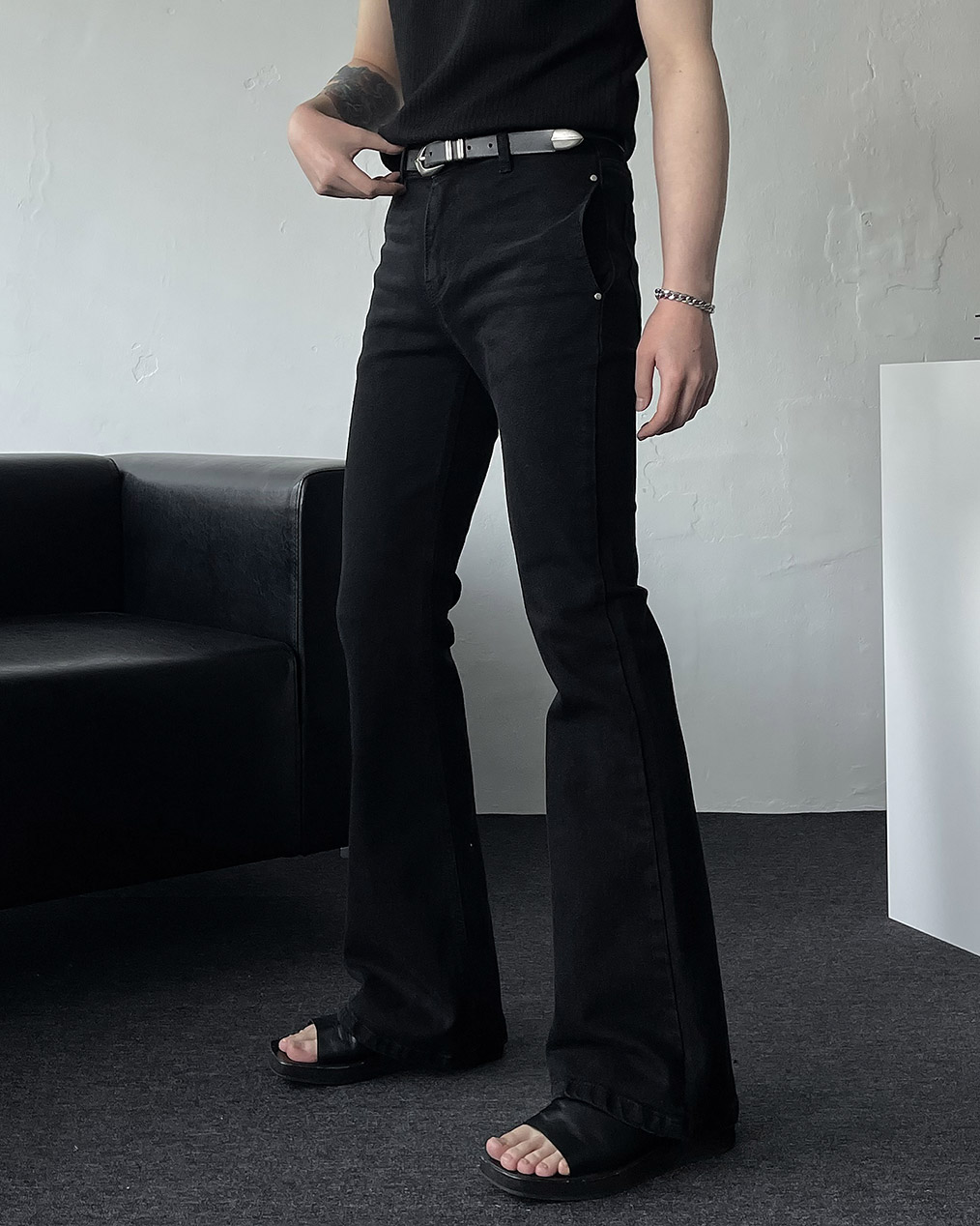 남자 세미 부츠컷 블랙진