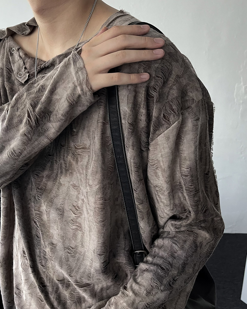 남자 데미지 긴팔 티셔츠