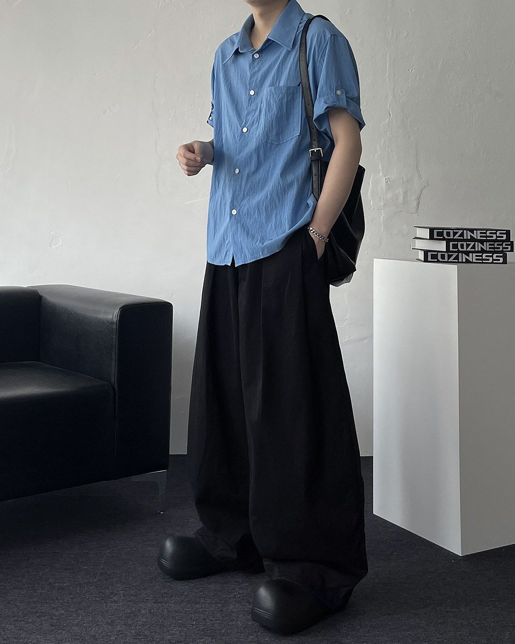 남자 미니멀 레더 숄더백