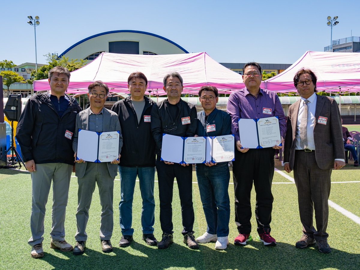 8f70d6e57806b.jpg