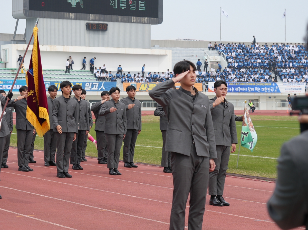b6c7de363f87e.jpg