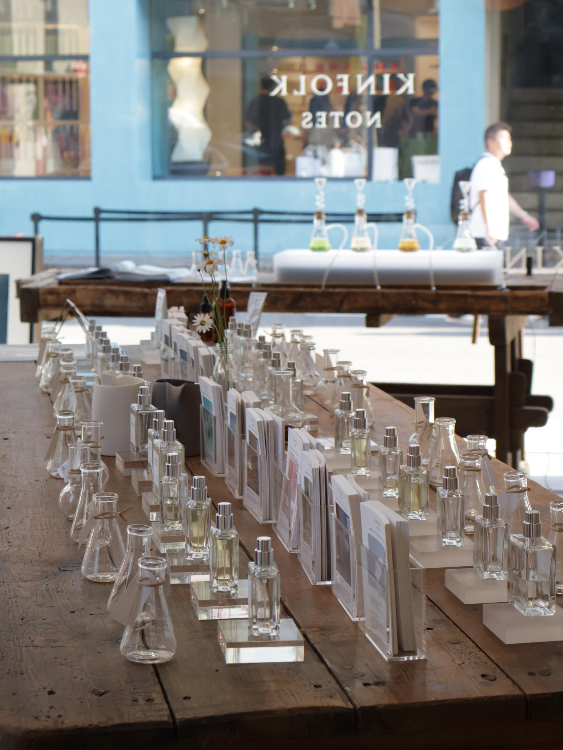 KINFOLK 향으로 만드는 이야기, 킨포크 성수 플래그십 스토어 '킨포크 퍼스널 노츠 바' : 향수·방향제 제작 사례 및 정보