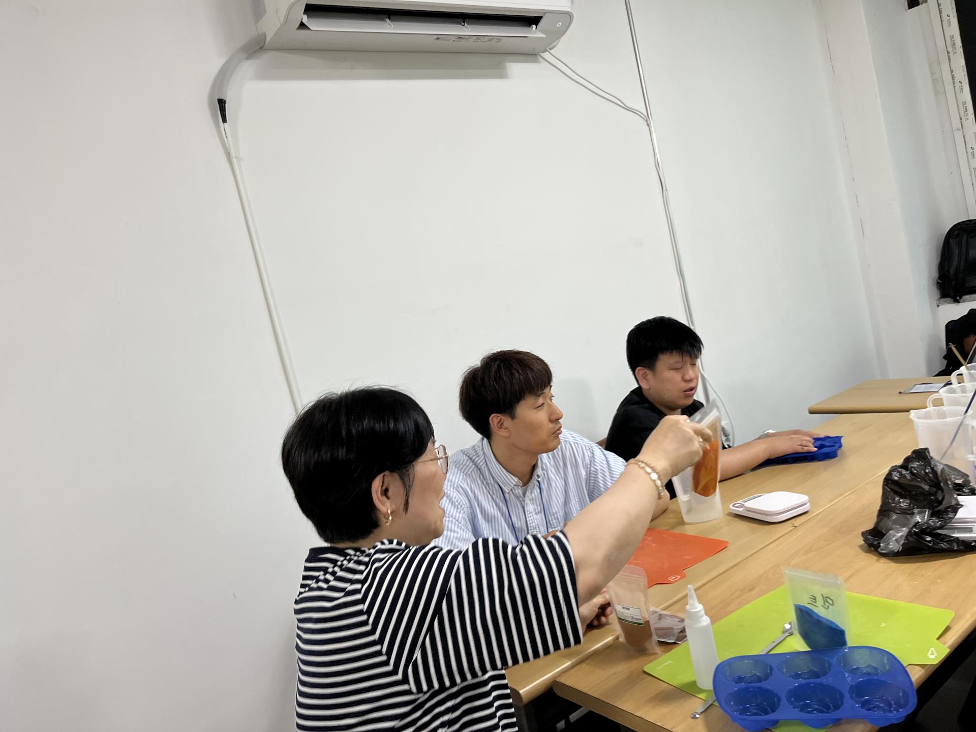 8f18a1b8406bb.jpg