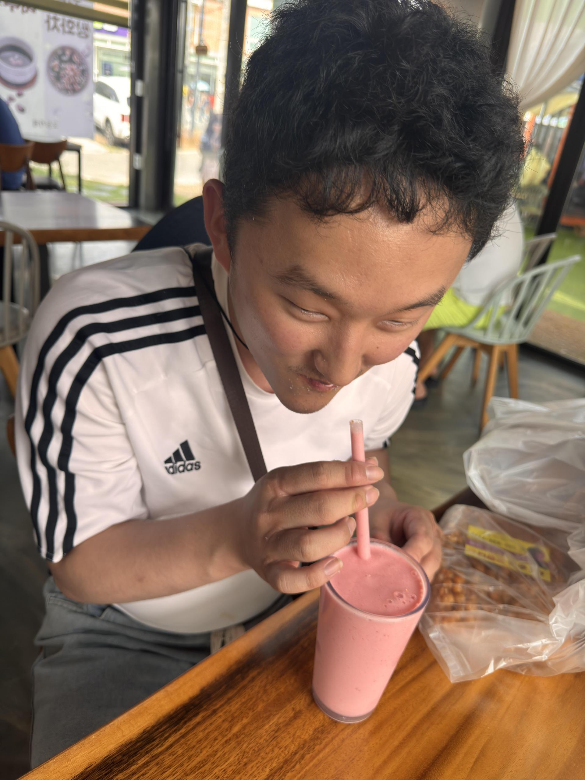 d05c54b87a6d8.jpg
