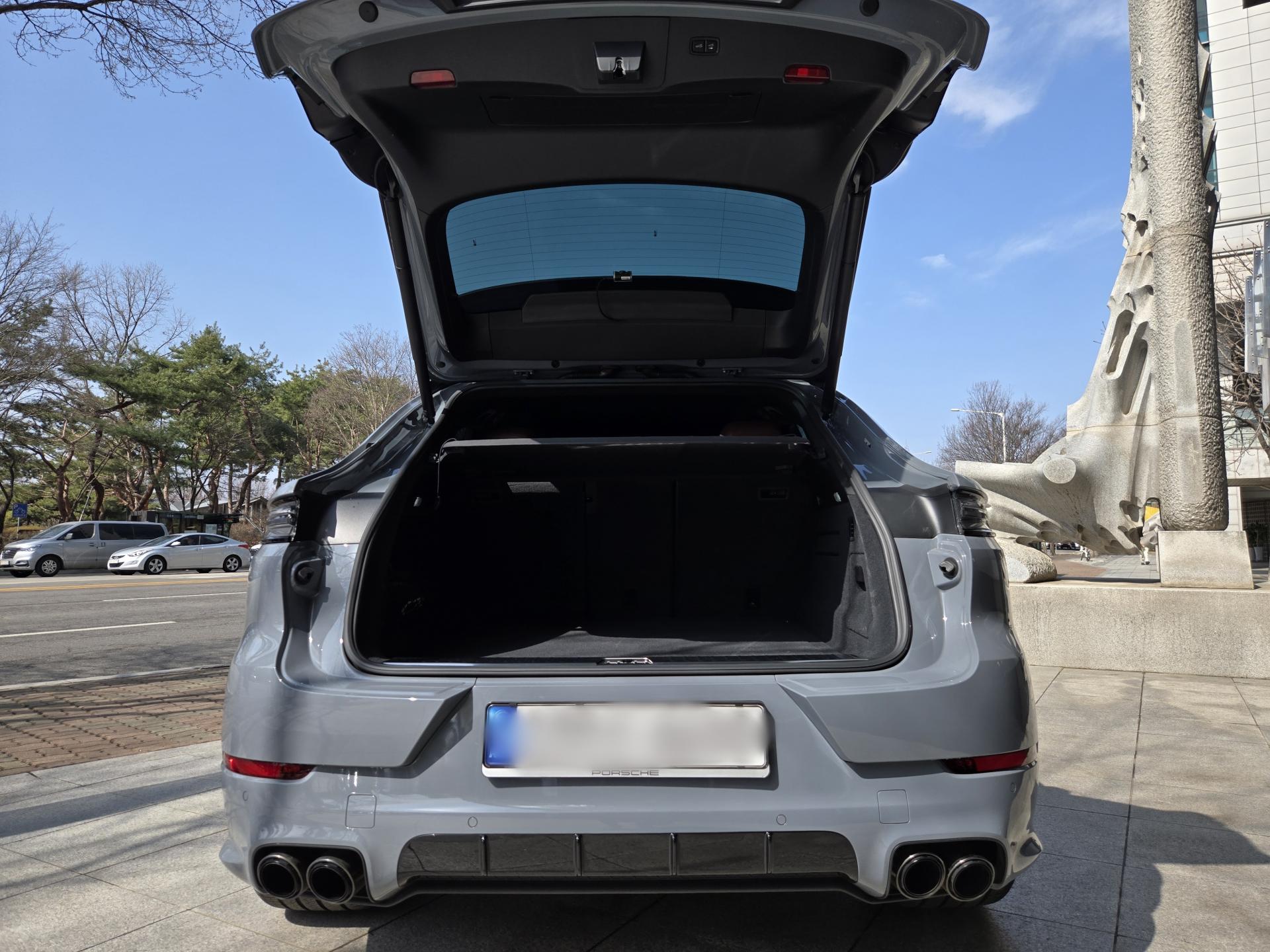포르쉐 카이엔 GTS 쿠페 4.0 트렁크 - 645L 적재공간, 전동 트렁크 게이트