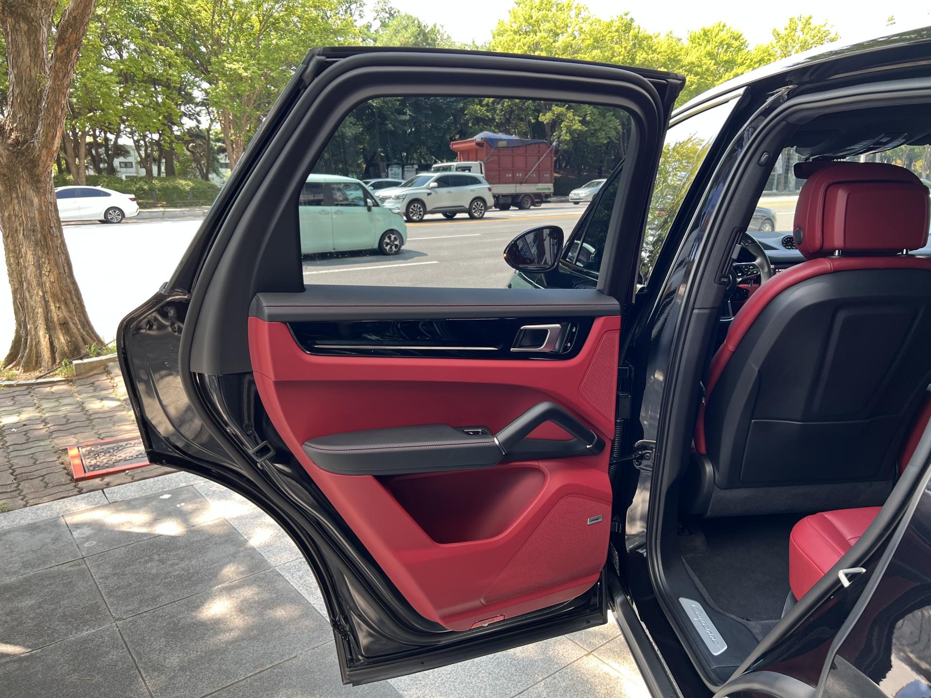 6ae55793f9e66.jpg