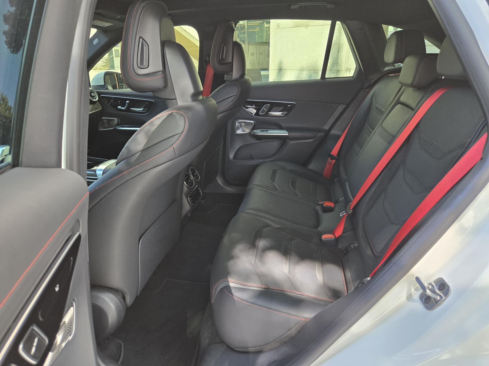 벤츠 AMG GLC43 4MATIC 2열 사진