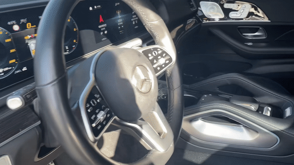 a70b3326fe29f.gif