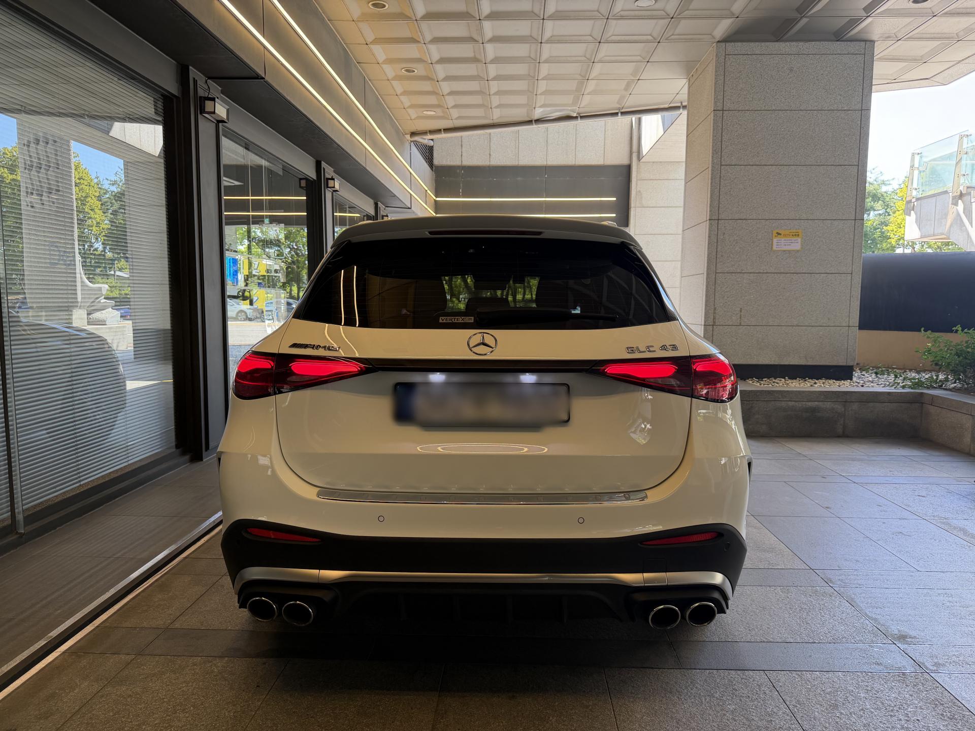 벤츠 AMG GLC43 4MATIC 후면부 사진