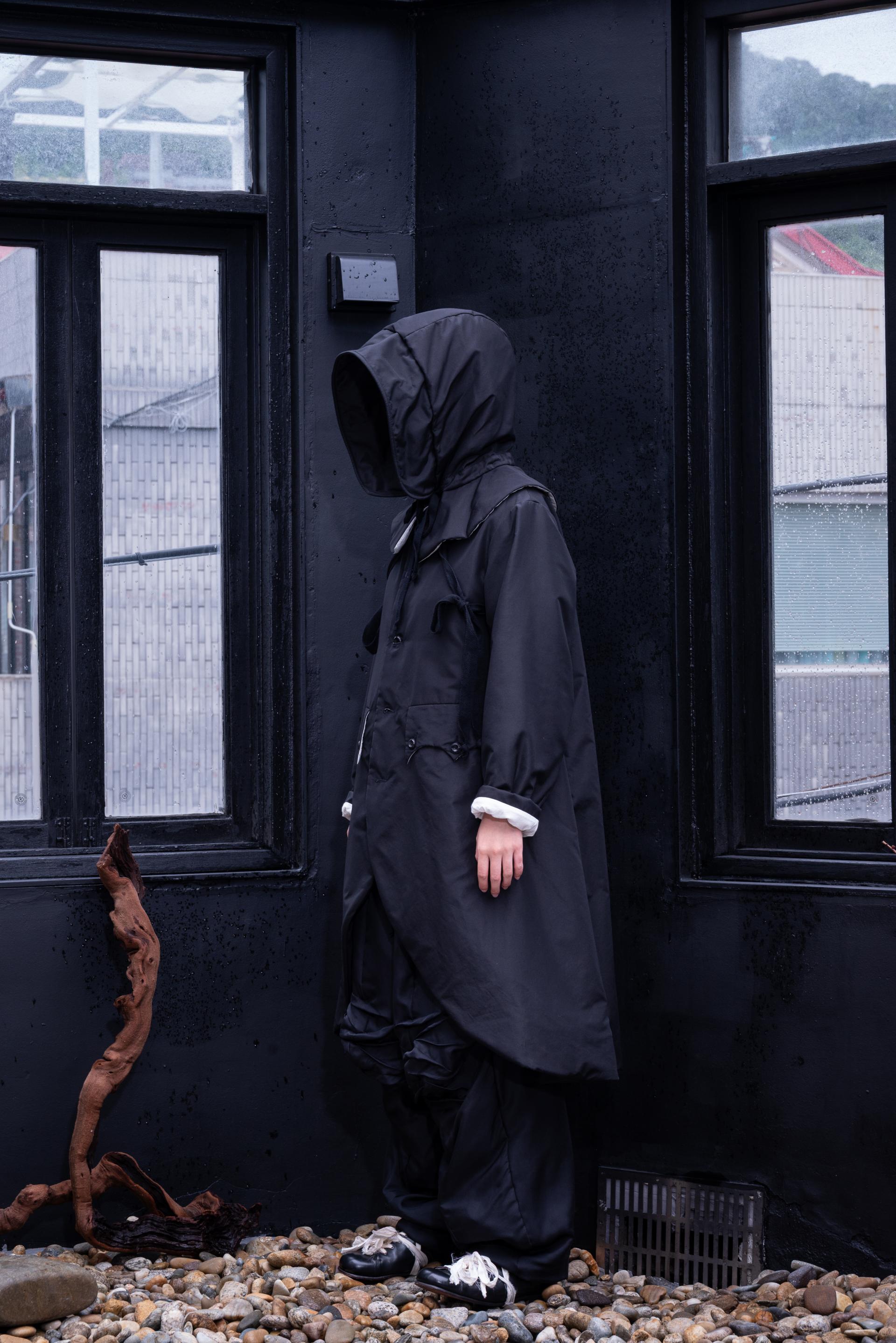 bonnet hooded silk coat