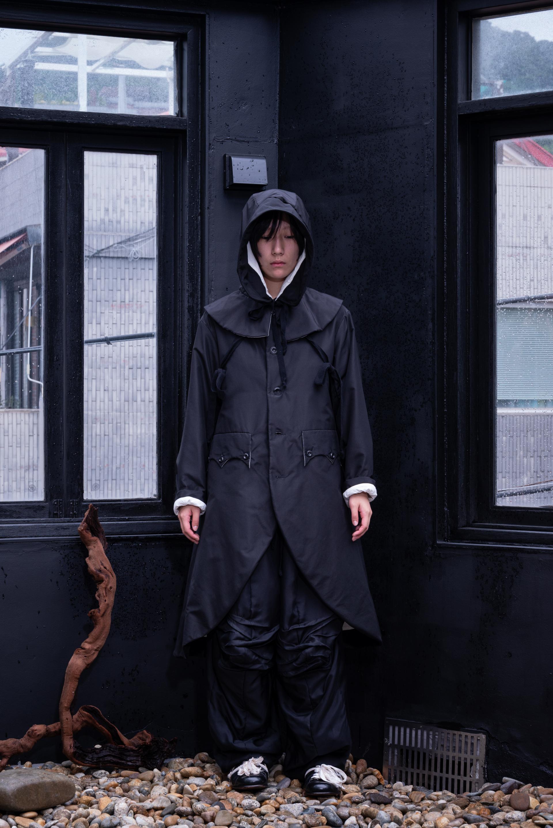 bonnet hooded silk coat