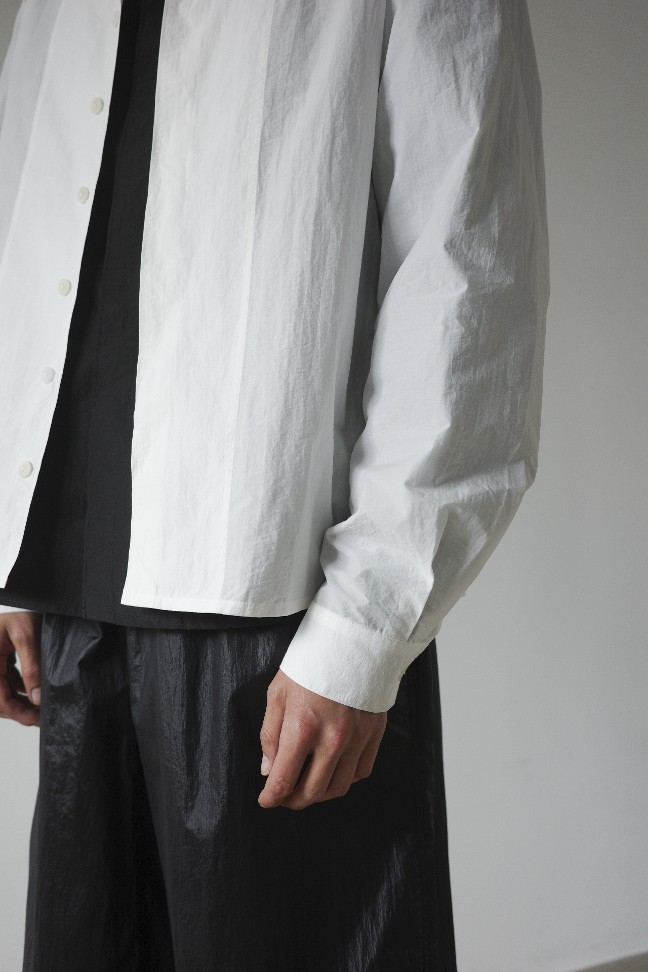ESSENTIAL WORK SHIRT (WHITE)