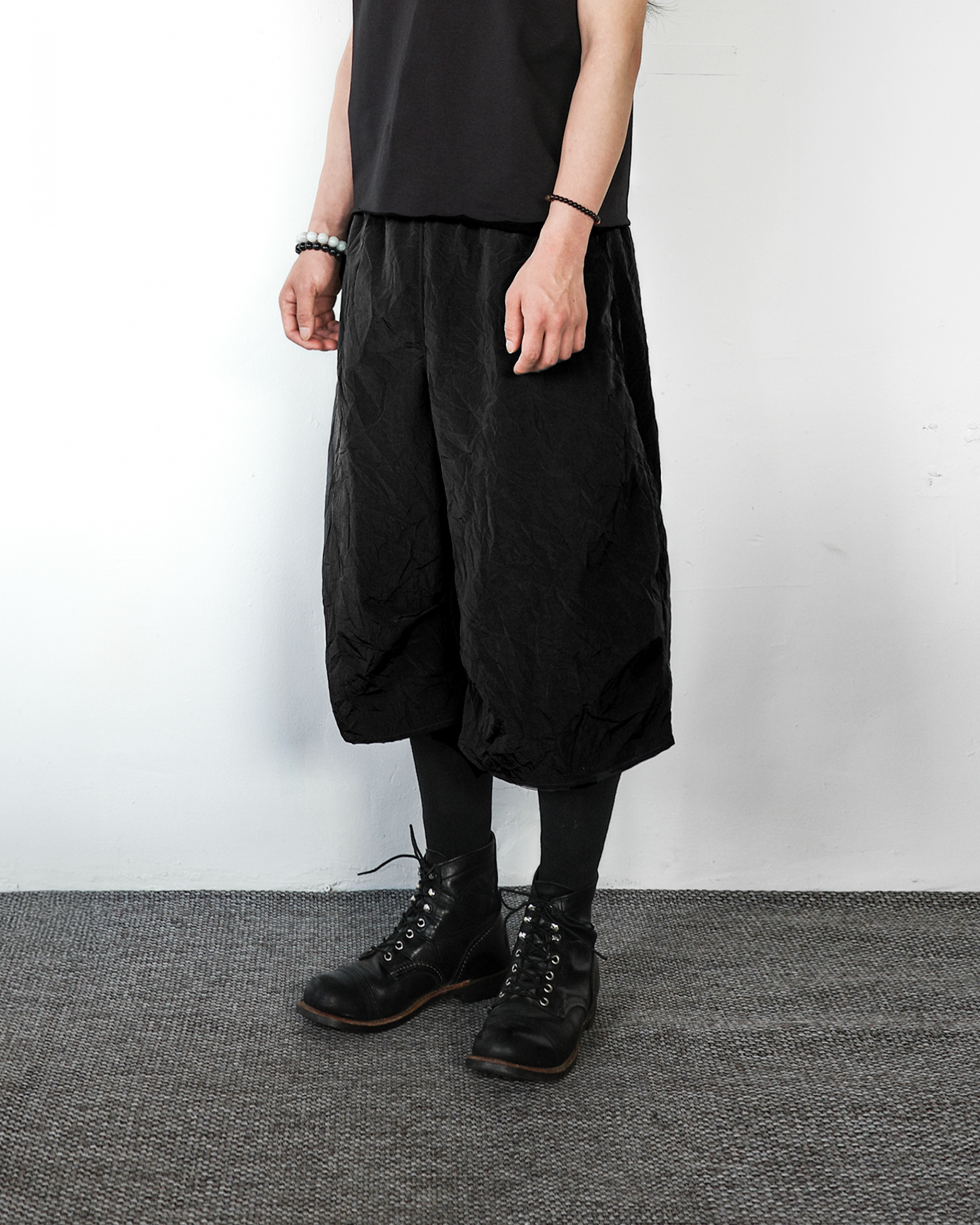 WRINKLE SHORTS (BALCK)